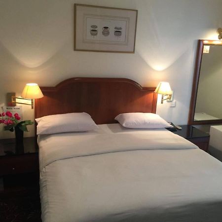 Amber Hotel Katong Singapore Buitenkant foto