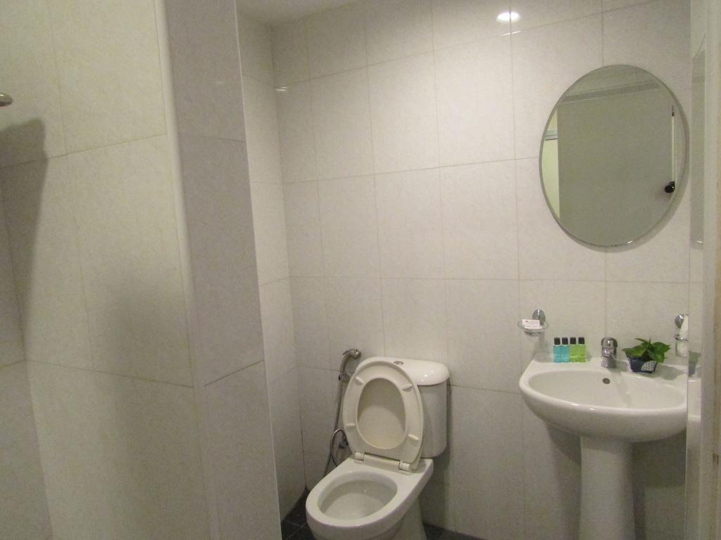 Amber Hotel Katong Singapore Buitenkant foto